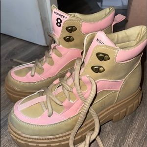 New in box Basso Boots